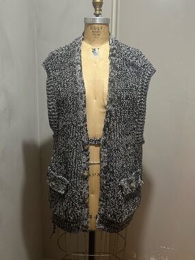 Zara Chunky Black & White Knit Sleeveless Cardigan Vest